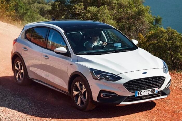 Renting  FORD FOCUS BERLINA NUEVO TREND+ 1.0 ECOBOOST 92KW (125CV)