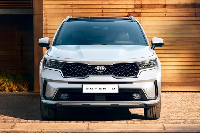 Renting  KIA SORENTO 2.2 CRDI EMOTION AUT 4X2 PACK LUXURY