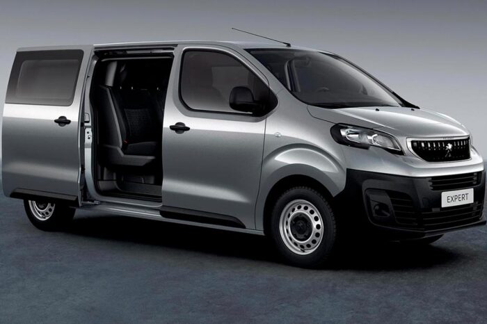Renting  PEUGEOT EXPERT FURGÓN PRO BLUEHDI 100 MAN S&S VEL. STANDARD