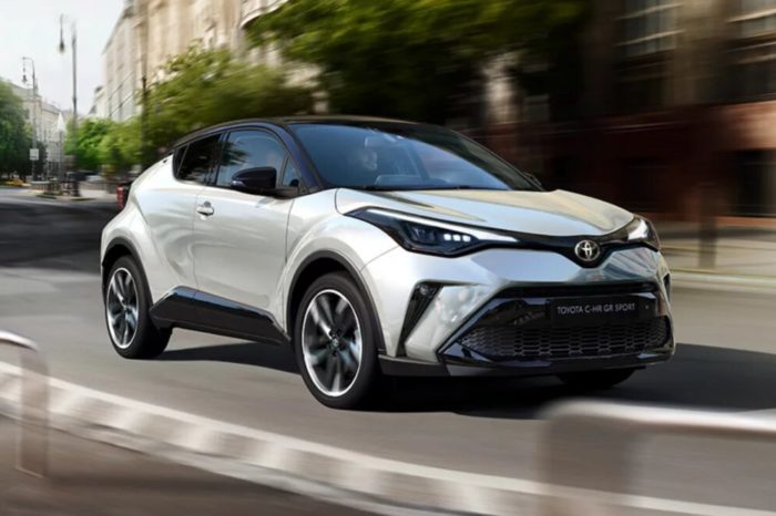 Renting  TOYOTA C-HR 125H E-CVT 5P ADVANCE